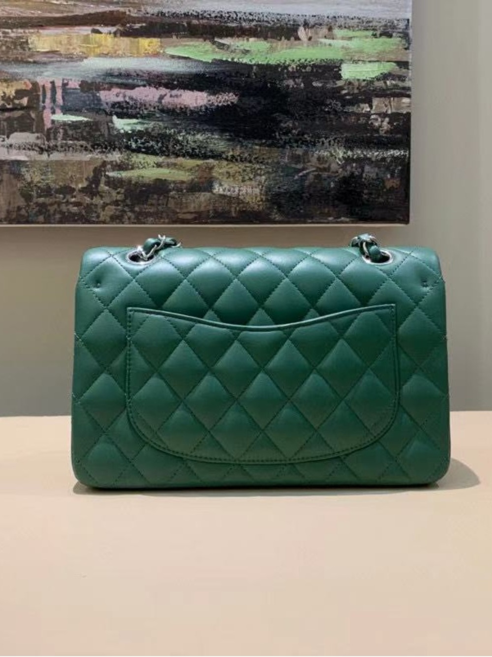 CHANEL Green lambskin Quilted Classic Flap Crossbody with Silver Hardware 23 cm - Picture 2 of 11